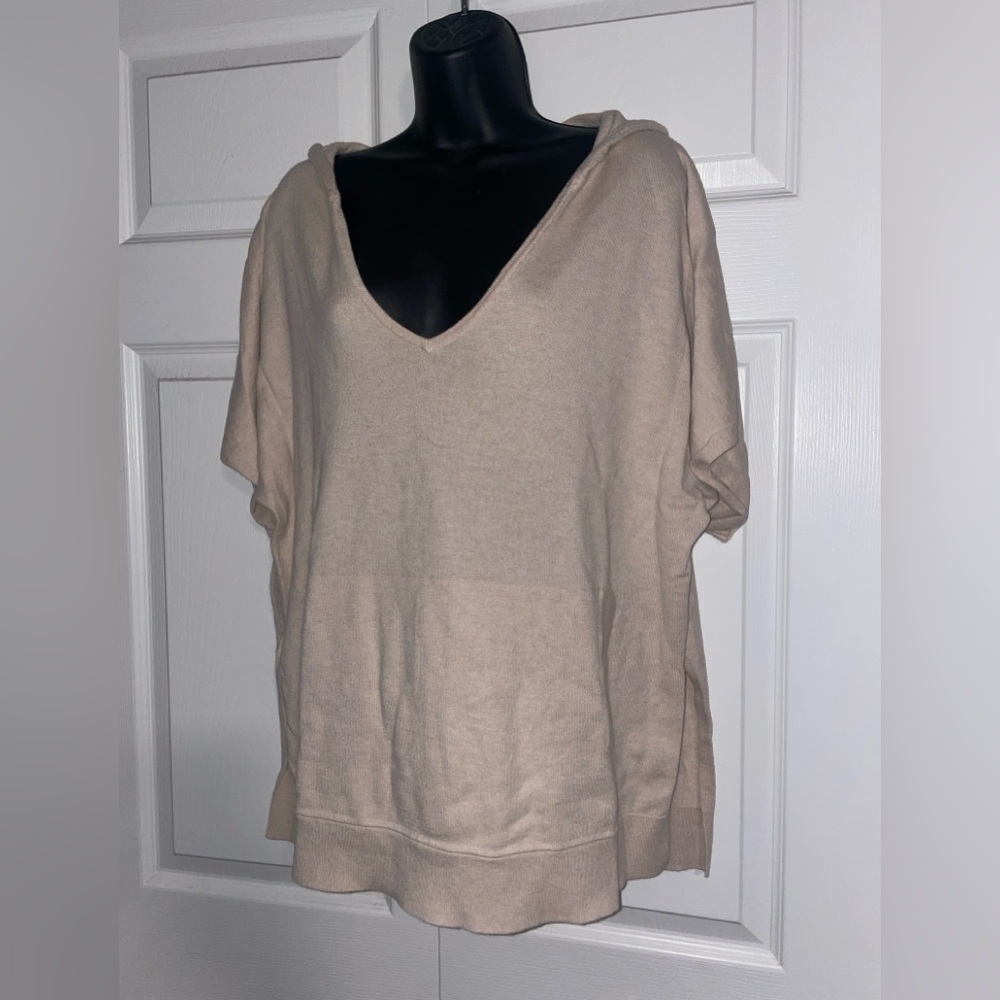 Oversized Caroline Grace Medium top with pockets and hood